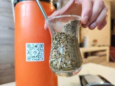 Приготовленный сосуд с мате